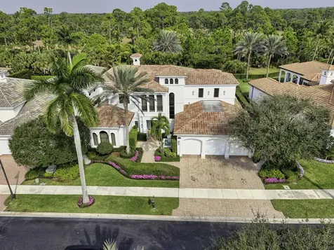 213 Via Palacio Palm Beach Gardens FL 33418