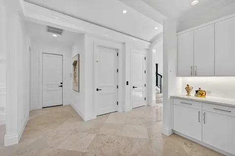 213 Via Palacio Palm Beach Gardens FL 33418