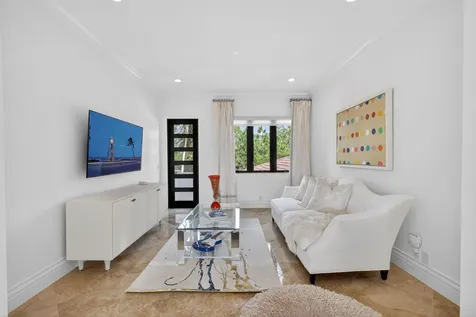 213 Via Palacio Palm Beach Gardens FL 33418