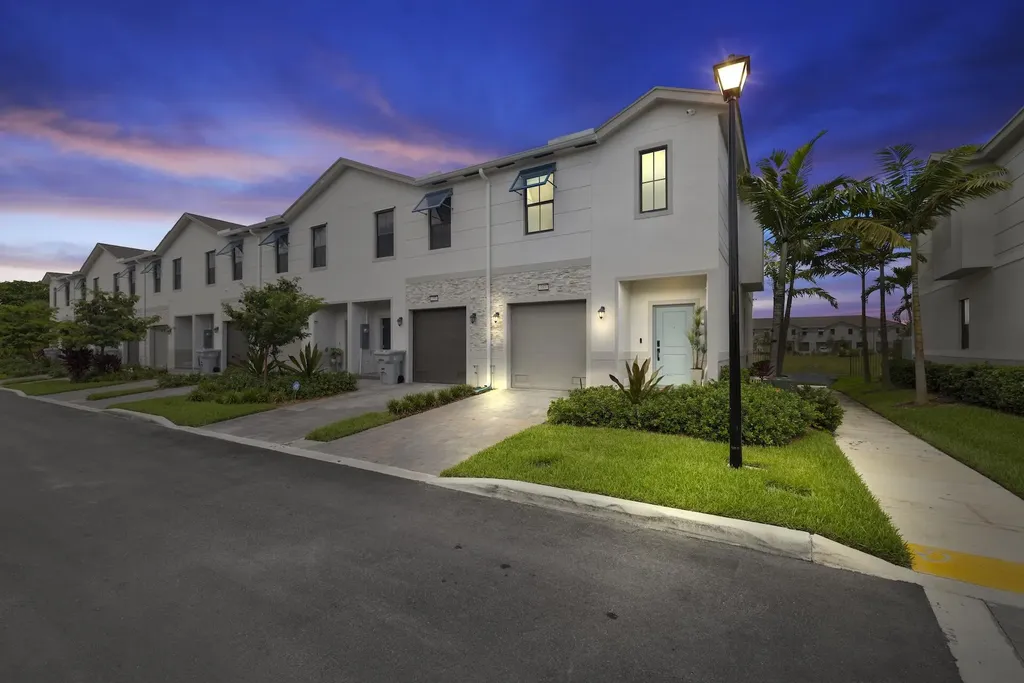 353 Nw 8th Court Pompano Beach FL 33060