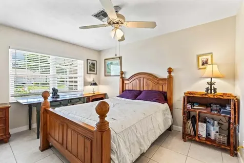 1238 S Lakes End Drive Fort Pierce FL 34982