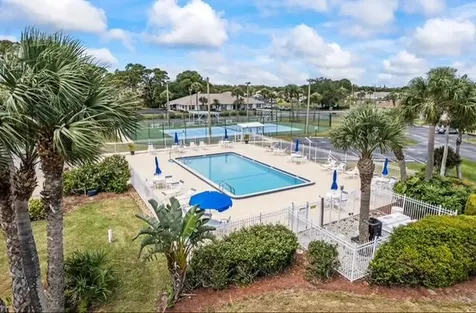 1238 S Lakes End Drive Fort Pierce FL 34982