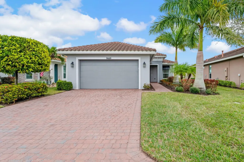 9669 Sw Forestwood Avenue Port Saint Lucie FL 34987
