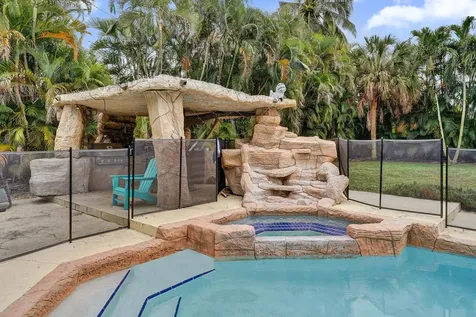 5612 Harding Street Hollywood FL 33021