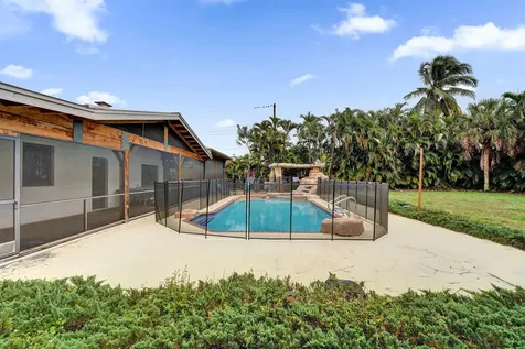 5612 Harding Street Hollywood FL 33021
