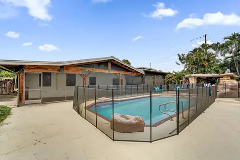 5612 Harding Street Hollywood FL 33021