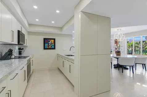 100 SE 5th Avenue Boca Raton FL 33432
