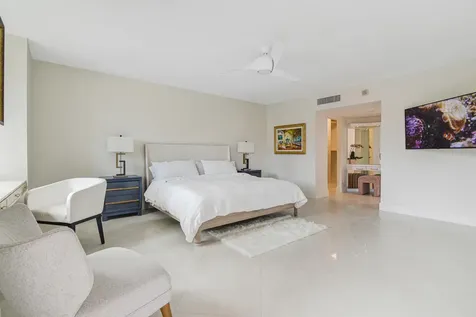 100 SE 5th Avenue Boca Raton FL 33432