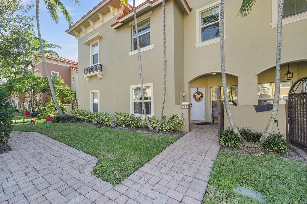 286 Lake Monterey Circle Boynton Beach FL 33426