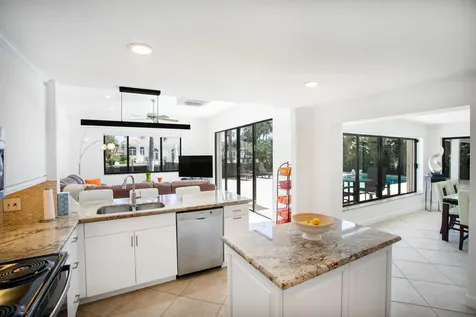 2631 NE 48 Th Street Lighthouse Point FL 33064