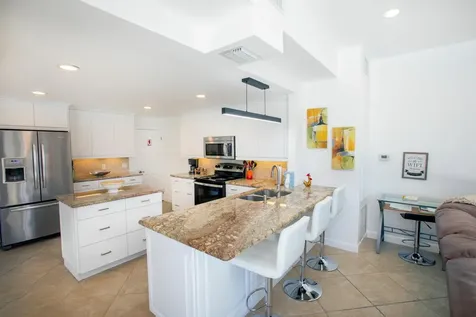 2631 NE 48 Th Street Lighthouse Point FL 33064