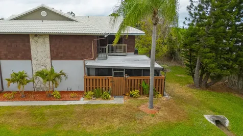 3204 Se Guenevere Lane Port Saint Lucie FL 34952