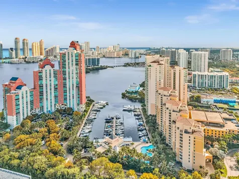 3330 Ne 190th Street Aventura FL 33180