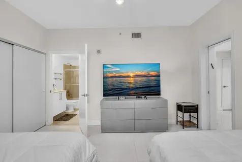 3330 Ne 190th Street Aventura FL 33180