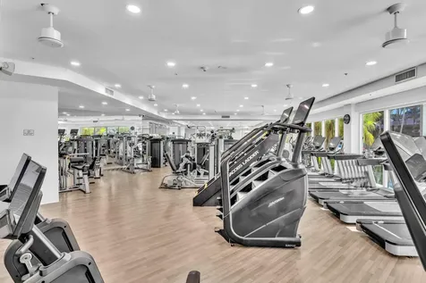 3330 Ne 190th Street Aventura FL 33180