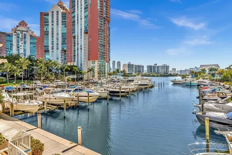 3330 Ne 190th Street Aventura FL 33180