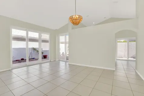 21 Selby Lane Palm Beach Gardens FL 33418