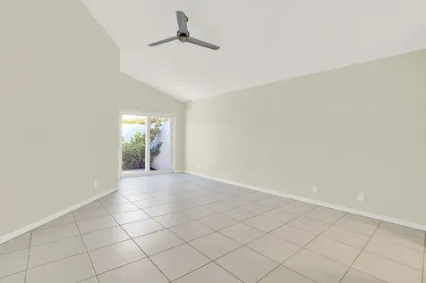 21 Selby Lane Palm Beach Gardens FL 33418
