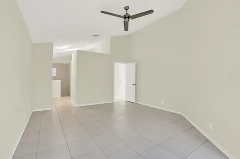 21 Selby Lane Palm Beach Gardens FL 33418