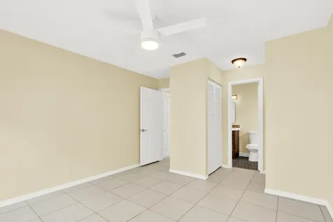 21 Selby Lane Palm Beach Gardens FL 33418