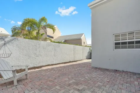 21 Selby Lane Palm Beach Gardens FL 33418