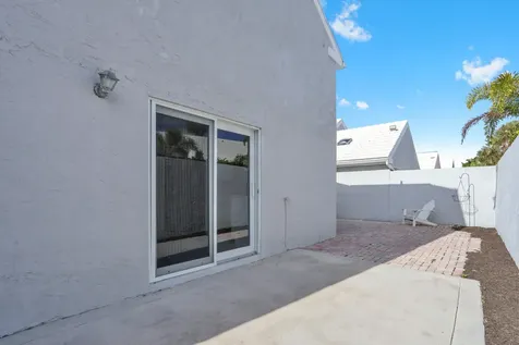 21 Selby Lane Palm Beach Gardens FL 33418