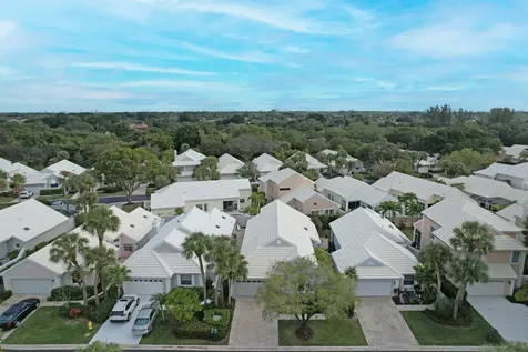21 Selby Lane Palm Beach Gardens FL 33418