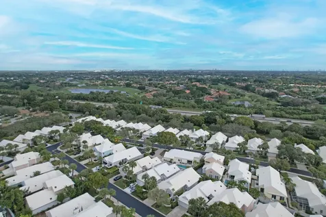 21 Selby Lane Palm Beach Gardens FL 33418