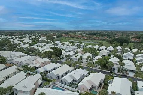 21 Selby Lane Palm Beach Gardens FL 33418