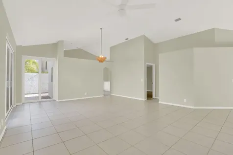 21 Selby Lane Palm Beach Gardens FL 33418
