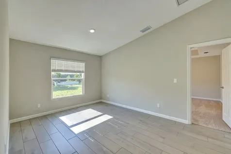 5213 Nw W Piper Circle Port Saint Lucie FL 34986