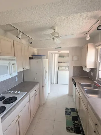2 Golfs Edge West Palm Beach FL 33417