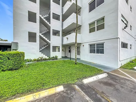 1101 Ne 191st Street Miami FL 33179