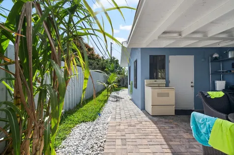 5772 N Haverhill Road West Palm Beach FL 33407