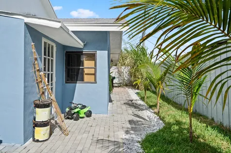 5772 N Haverhill Road West Palm Beach FL 33407