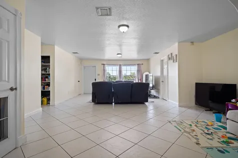 5772 N Haverhill Road West Palm Beach FL 33407