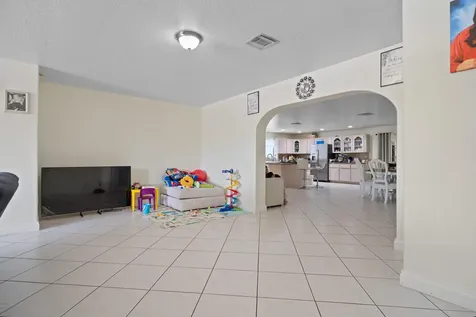 5772 N Haverhill Road West Palm Beach FL 33407