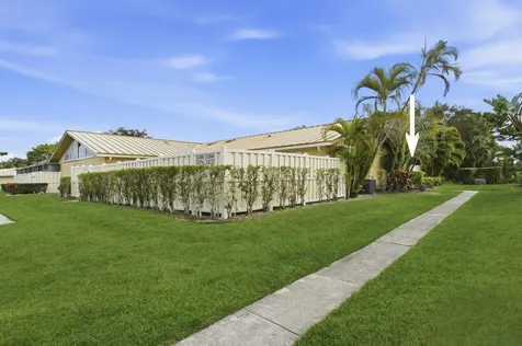 5284 Eagle Lake Drive Palm Beach Gardens FL 33418