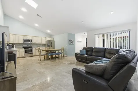 5284 Eagle Lake Drive Palm Beach Gardens FL 33418