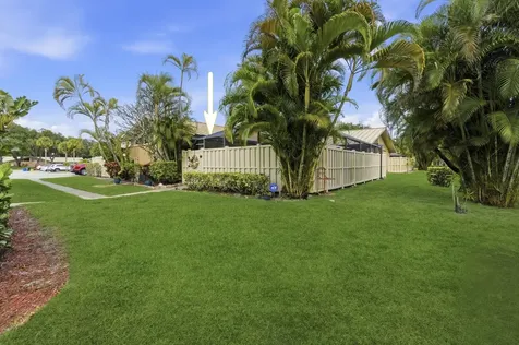 5284 Eagle Lake Drive Palm Beach Gardens FL 33418