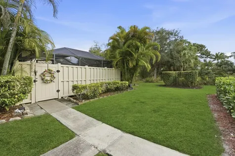 5284 Eagle Lake Drive Palm Beach Gardens FL 33418
