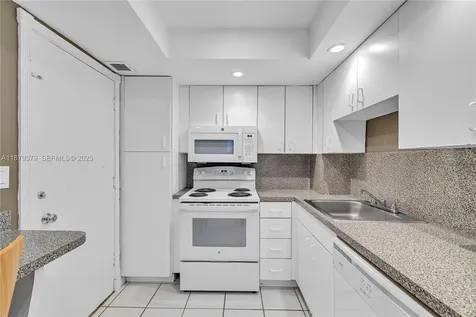 5005 Collins Avenue Miami Beach FL 33140