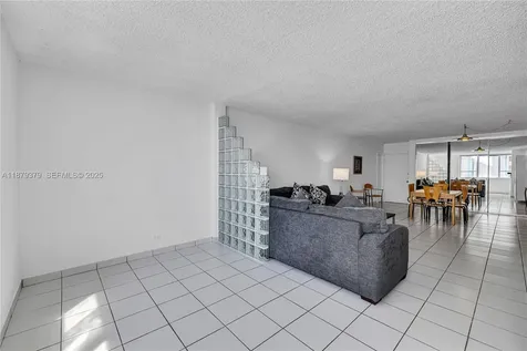 5005 Collins Avenue Miami Beach FL 33140