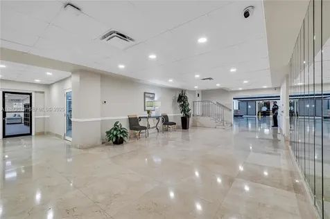5005 Collins Avenue Miami Beach FL 33140