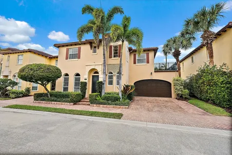 107 Via Poinciana Lane Boca Raton FL 33487