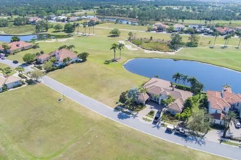 122 SE Mira Lavella Port Saint Lucie FL 34984