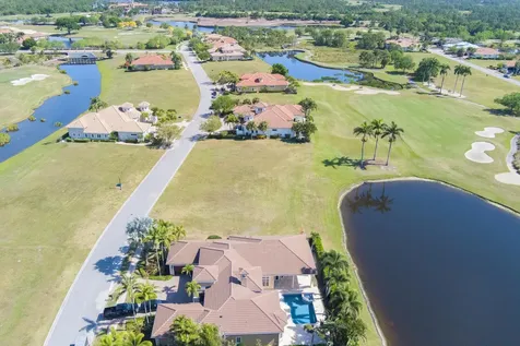 122 SE Mira Lavella Port Saint Lucie FL 34984