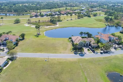 122 SE Mira Lavella Port Saint Lucie FL 34984