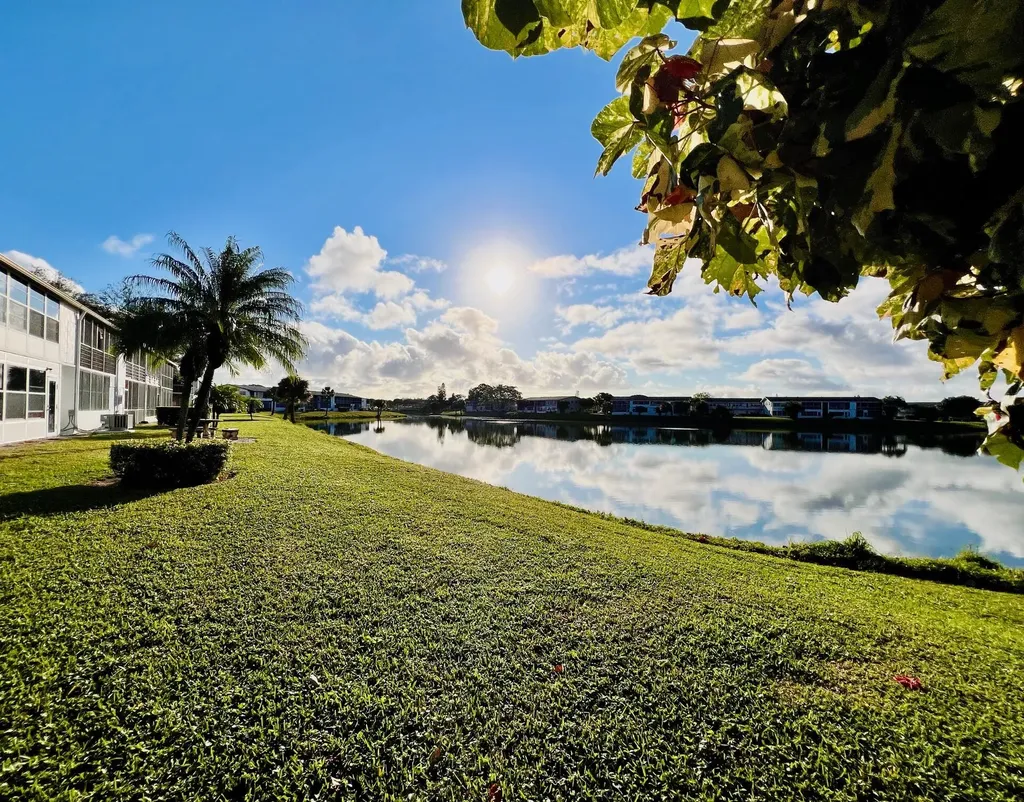 171 Chatham I West Palm Beach FL 33417
