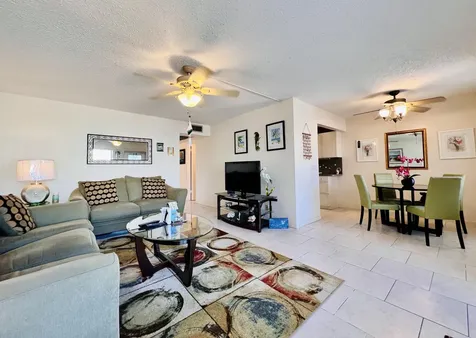 171 Chatham I West Palm Beach FL 33417